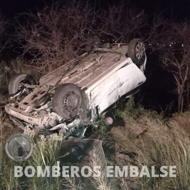 Accidente vehicular en Embalse