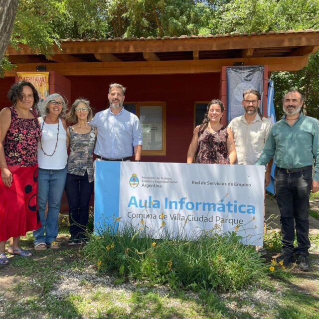 Inauguraron una sala de informática en Villa Ciudad Parque-La Ola Digital