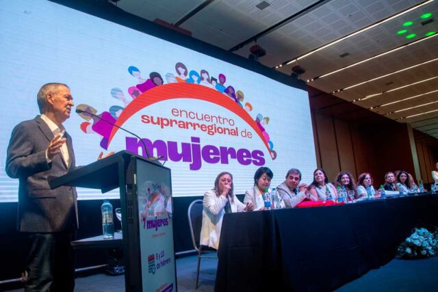 El Gobernador abrió el primer encuentro suprarregional de mujeres-La Ola Digital