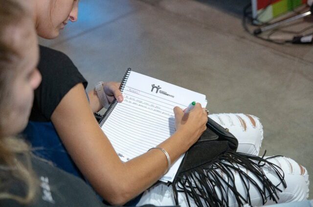 Se abre la convocatoria 2023 para el programa Tutores Pares-La Ola Digital