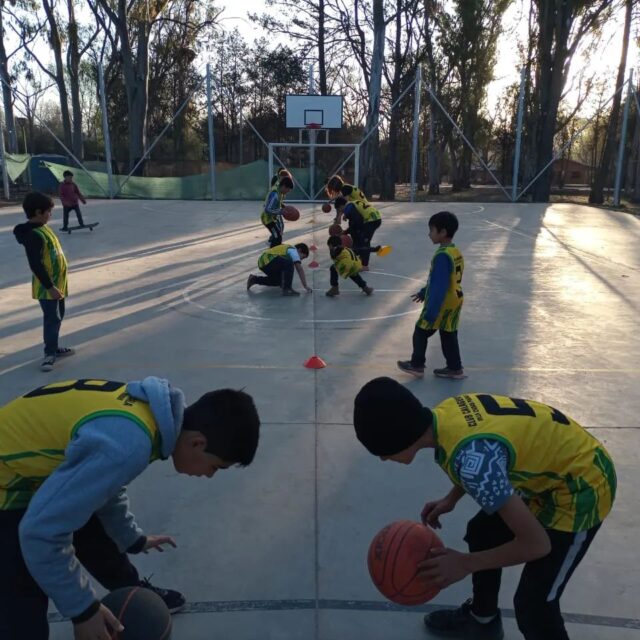 El Club Calaguala y la Comuna de Villa Ciudad Parque se comprometieron a trabajar juntos otro año más-La Ola Digital