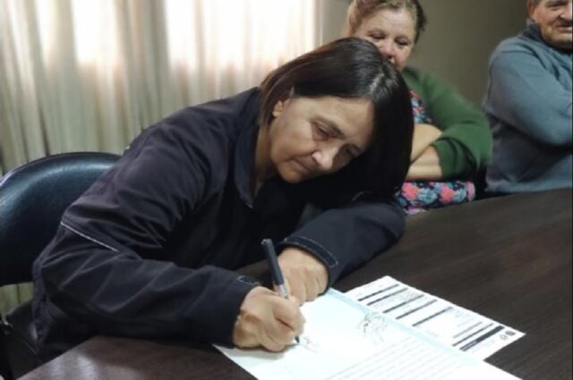 San Agustín: familias firmaron las escrituras de sus viviendas