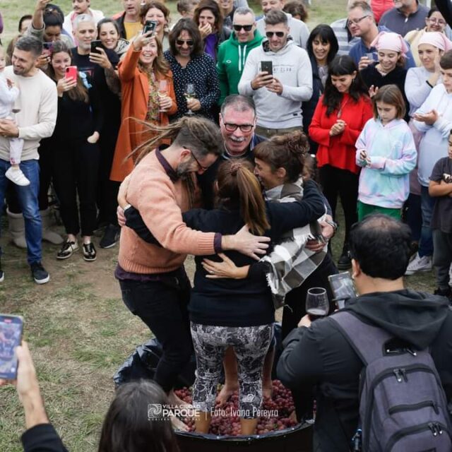 Villa Ciudad Parque: Fiesta del Vino