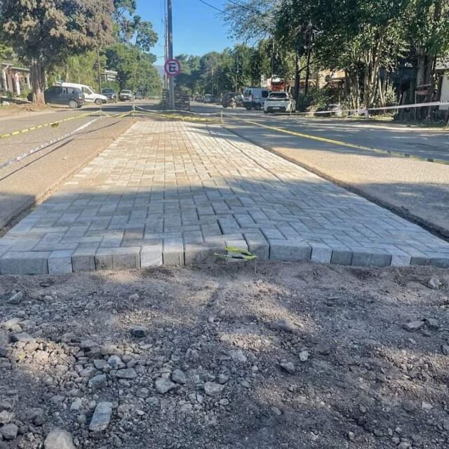 Obras de adoquinado en Villa Ciudad Parque