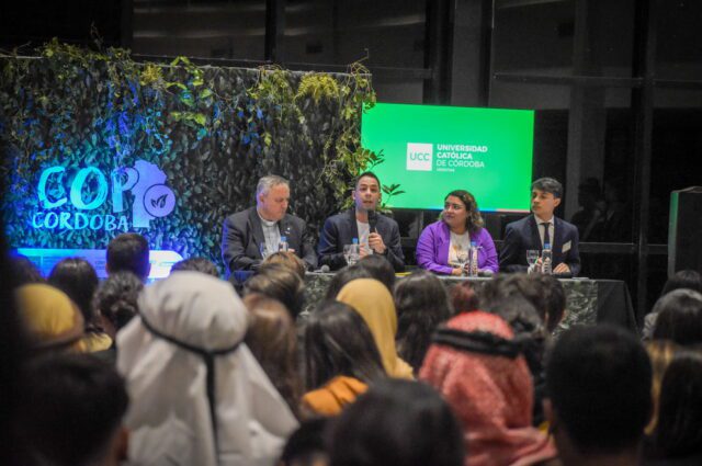 Más de 300 jóvenes debaten sobre Cambio Climático en el Modelo COP-La Ola Digital