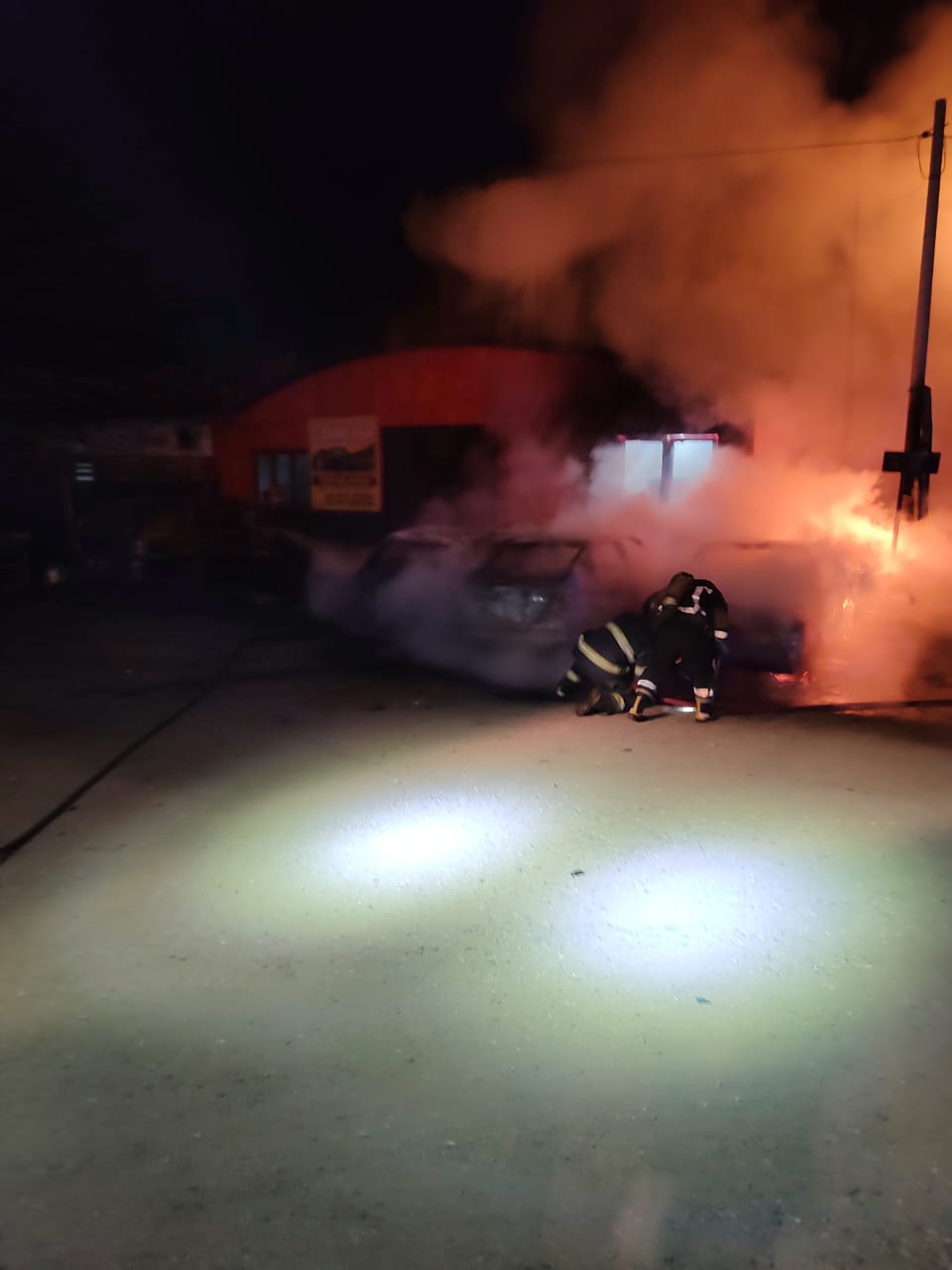 Tres vehículos se incendiaron esta madrugada en El Portezuelo-La Ola Digital
