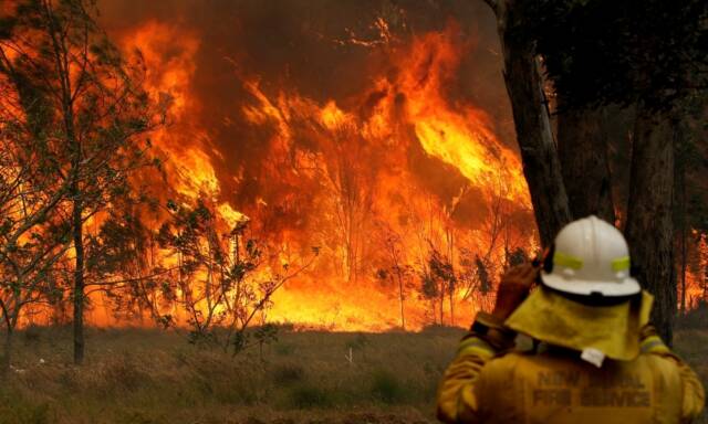 Ahora los bomberos combaten un incendio en la zona de Mina Clavero-La Ola Digital