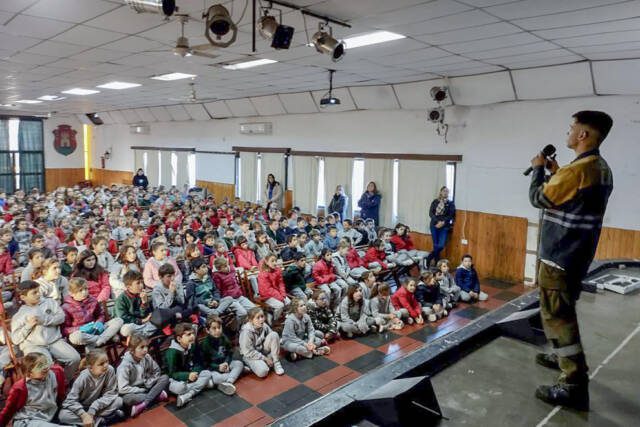 Concientización sobre incendios en Colegios Secundarios