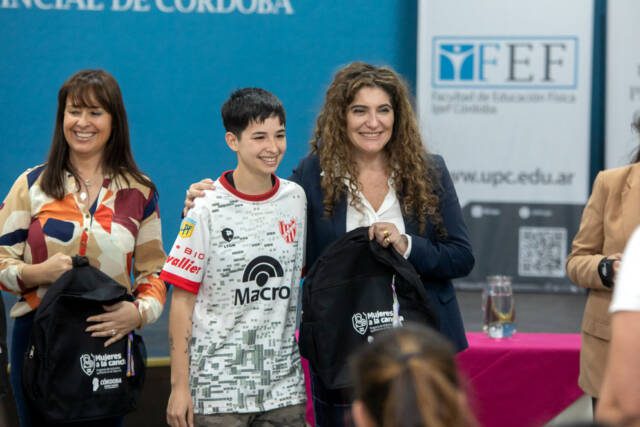 40 mujeres se sumarán a arbitrar partidos de fútbol en Córdoba-La Ola Digital