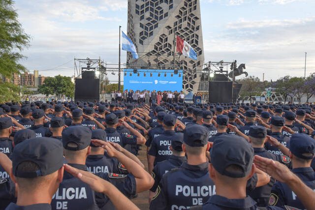 Córdoba incorpora 732 nuevos efectivos policiales-La Ola Digital