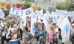 Movilización en Córdoba en rechazo del DNU de Milei