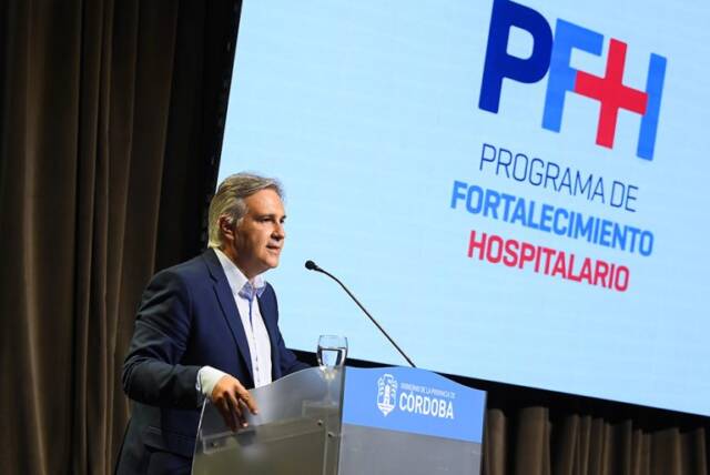 Llaryora anunció la descentralización de la gestión hospitalaria