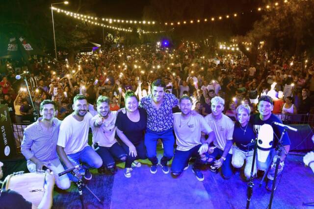 "La Fiesta" cerró los carnavales de Embalse ante un marco imponente de público-La Ola Digital