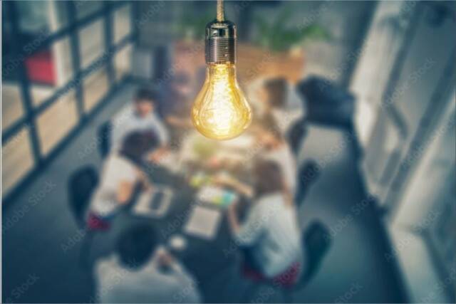 La iniciativa premia a emprendimientos cordobeses en etapas iniciales. El Gobierno de la Provincia de Córdoba, a través del Ministerio de Producción, Ciencia e Innovación Tecnológica abrió la convocatoria a la edición 2024 del Concurso Ideas Emprendedoras. El objetivo es incentivar a los emprendedores a formular, desarrollar y fortalecer sus proyectos y planes de negocios, reconociendo y premiando a emprendimientos cordobeses que se encuentren en etapa inicial sin ventas realizadas, y que se destaquen en términos de originalidad y potencialidad, y en la contribución al desarrollo socio-productivo de la provincia. El concurso entregará 5 millones de pesos entre los 5 primeros puestos de la orden de mérito. Los interesados pueden presentar sus proyectos hasta el próximo 31 de mayo próximo. El premio consiste en Aportes No Reembolsables para el fortalecimiento de proyectos, incentivando la generación de ideas innovadoras y el desarrollo de nuevos negocios en el ámbito de la provincia de Córdoba. Se considerarán aquellas ideas o planes de negocios de emprendimientos de los sectores de la industria, la minería, el comercio y los servicios que se destaquen en términos de: sustentabilidad del negocio, inserción en el mercado, generación de empleo, contribución al desarrollo local, valor agregado, cuidado del medio ambiente y vinculación con el entorno. El jurado estará conformado por instituciones educativas, entidades empresarias y ONG vinculadas al ámbito empresarial de la provincia de Córdoba. Proyectos contemplados por el concurso Serán consideradas aquellas ideas y/o planes de negocios de emprendimientos de los sectores de Industria, Minería, Comercio y Servicios que puedan ser plasmados en el formulario “Concurso de Ideas Emprendedoras 2024” y que se destaquen en términos de su potencial en los siguientes aspectos: Sustentabilidad del negocio Inserción en el mercado Generación de empleo Contribución al desarrollo local Valor agregado -Innovación Circularidad – adaptación al nuevo paradigma de la economía circular. Los premios establecidos por el concurso serán los siguientes: 1er Puesto Diploma $1.500.000 2do Puesto Diploma $1.200.000 3er Puesto Diploma $1.000.000 4to Puesto Diploma $800.000 5to Puesto Diploma $500.000 Inscripciones y más información: Subsecretaría de la Pequeña y Mediana Empresa – Belgrano 347, 2do piso, ciudad de Córdoba. Horario: de 8 a 20 hs., Tel: 0351-4342470, internos 270 y 310. Mail: subsecretariapymecba@gmail.com Información general e inscripciones: https://cordobaproduce.cba.gov.ar/ideas-emprendedoras-2024