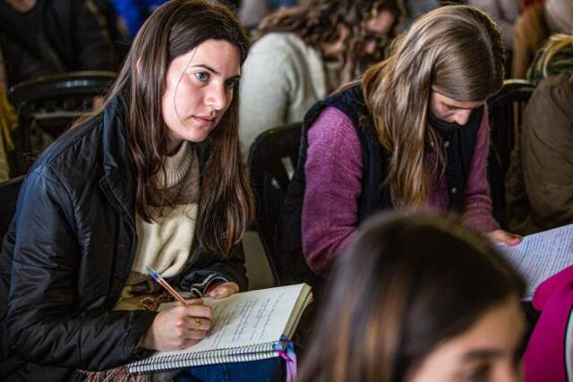 Abrieron las inscripciones a la Formación de Acompañantes Comunitarias Contra la Violencia de Género-La Ola Digital