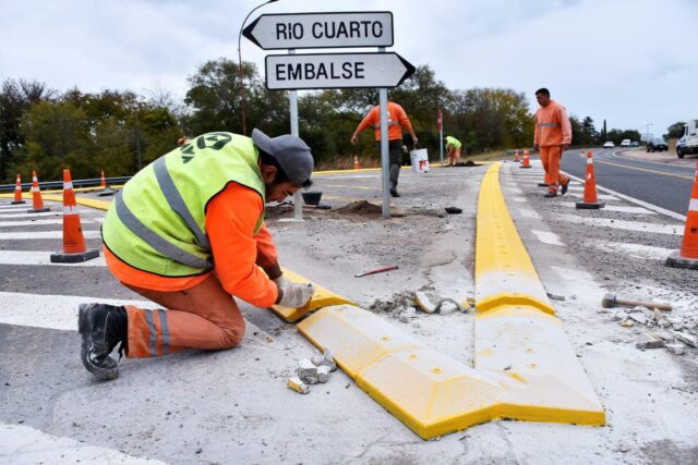 Embalse y Vialidad Provincial trabajan en el cruce El Quebracho-La Ola Digital