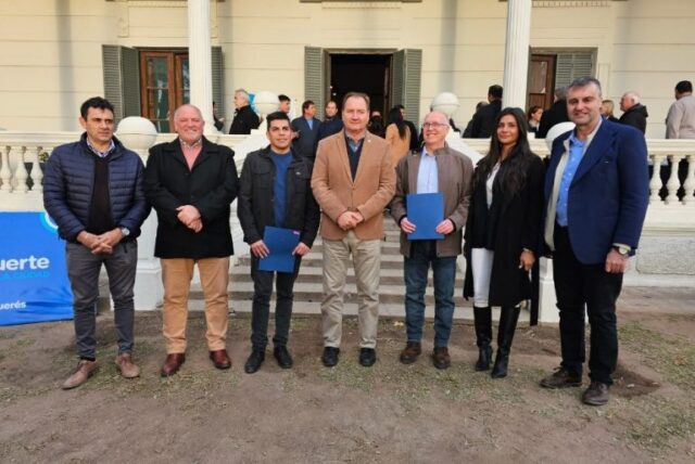 Centros comerciales a cielo abierto de Embalse