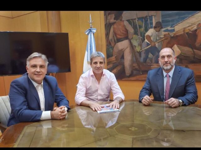 Luis Caputo recibió a Martin Llaryora