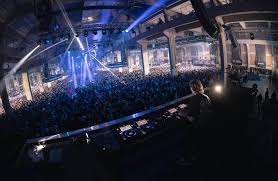 Una mujer murió tras asistir a una fiesta electrónica