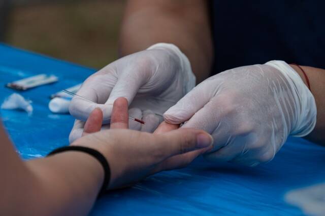 Día nacional de la prueba de VIH: realizan jornadas de testeos-La Ola Digital