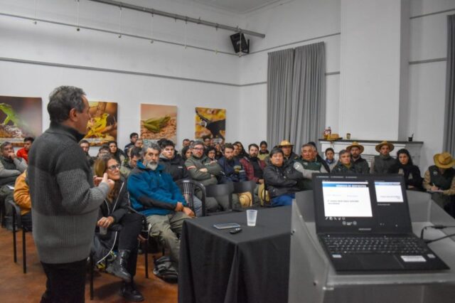 Guardaparques provinciales se capacitaron en el manejo de serpientes venenosas-La Ola Digital