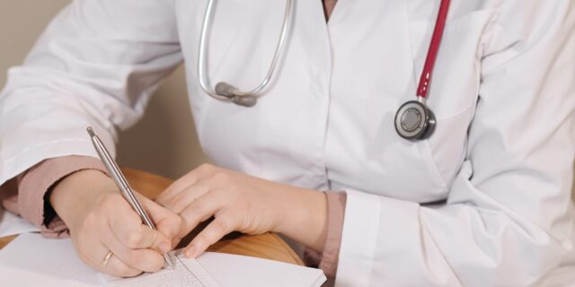 Salud avanza la implementación progresiva de la receta electrónica-La Ola Digital