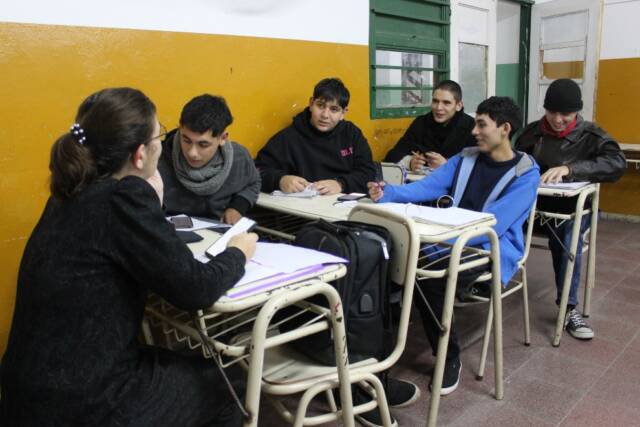 Preinscripciones abiertas para terminar el secundario con el Plan FinEs-La Ola Digital