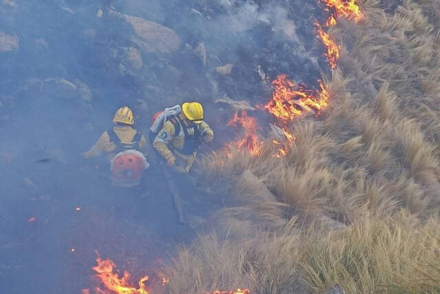Incendios: hay focos activos en Capilla del Monte, Colazo, Sebastián Elcano y Reducción-La Ola Digital