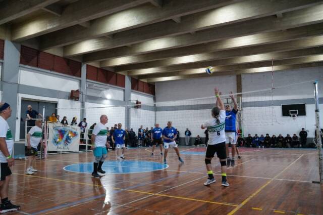 Más de 140 veteranos participan en las Olimpíadas de la “Hermandad Malvinera”-La Ola Digital