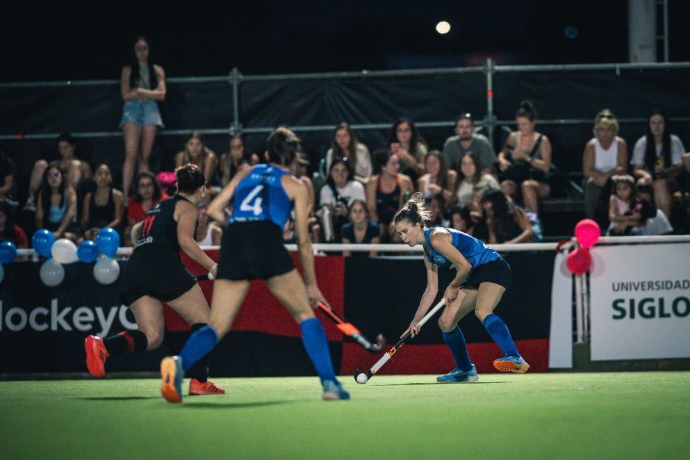 Hockey: Se juegan las Semifinales de Damas A y las finales del Damas B1 en el Kempes-La Ola Digital