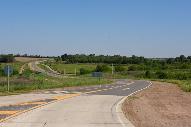 La Pavimentación de la ruta Río de los Sauces – Elena, con 60 % de avance-La Ola Digital