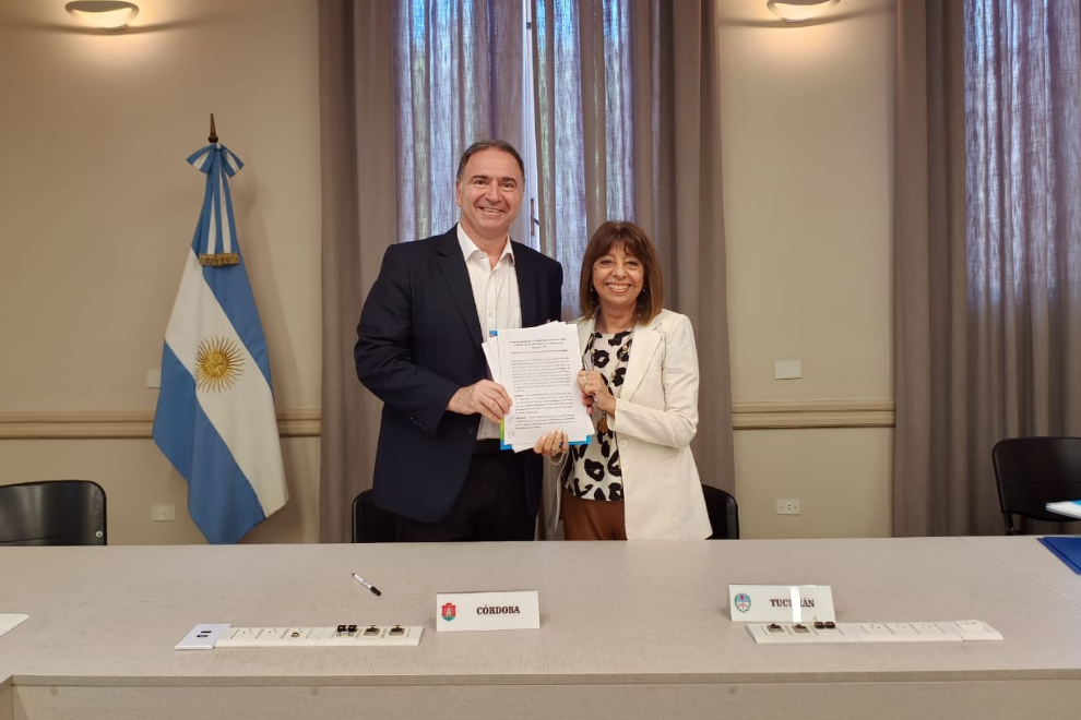 Córdoba y Tucumán firman convenio para impulsar la mejora educativa en ambas provincias-La Ola Digital