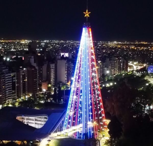 Mañana se enciende el árbol de Navidad en el Faro del Bicentenario-La Ola Digital
