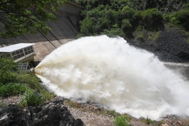 El embalse San Roque alcanzó su nivel máximo y mostró la “cola de novia”-La Ola Digital