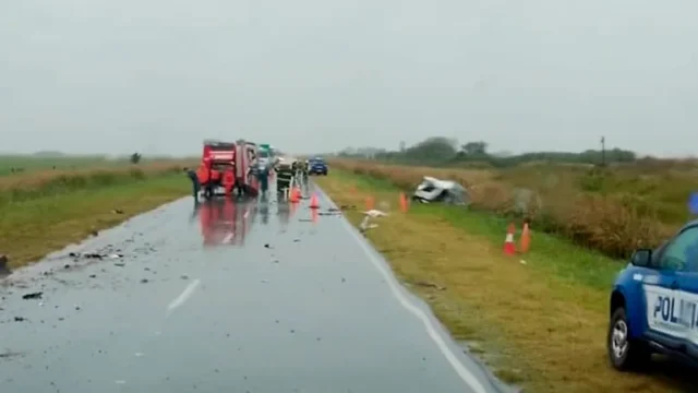 Choque fatal entre un auto y un camión
