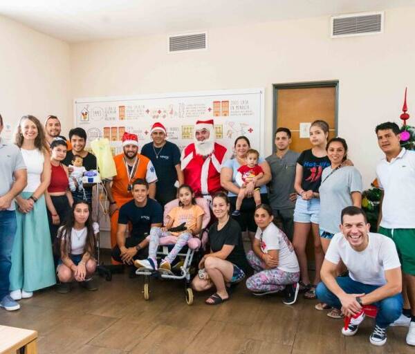 Hospital de Niños: entrega de juguetes