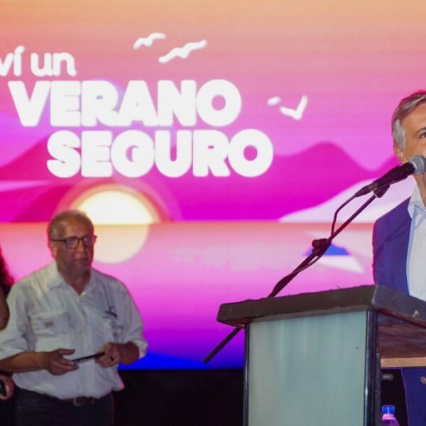 En Calamuchita, Llaryora puso en marcha ocho Guardias Locales y lanzó el Operativo Verano-La Ola Digital