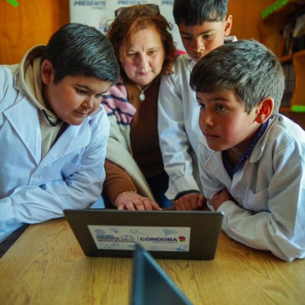 Más de 600 escuelas rurales ya cuentan con internet satelital-La Ola Digital