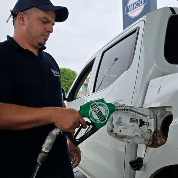 Transición energética: Vehículos particulares ya cargan biocombustibles en Córdoba-La Ola Digital