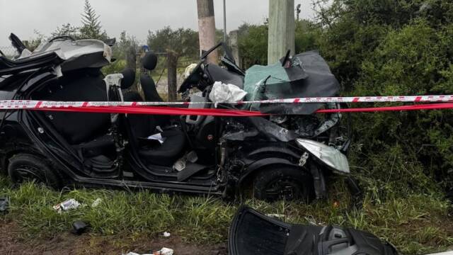 Dos jovenes están graves tras chocar cuando escapaba de la policía