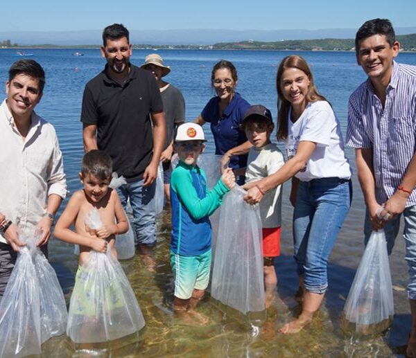 Ambiente realizó siembra de peces en Embalse de Río Tercero-La Ola Digital