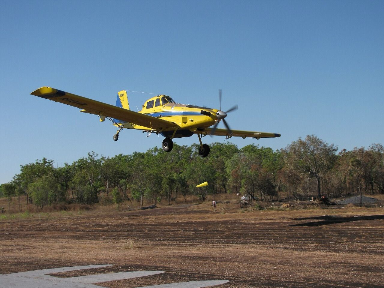 La Provincia comprará un nuevo avión hidrante para el control de incendios-La Ola Digital