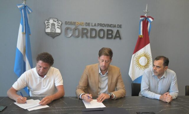 La Provincia firmó el acuerdo salarial con UEPC-La Ola Digital