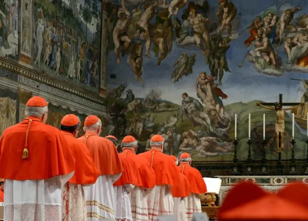 Inició en el Cónclave en el Vaticano