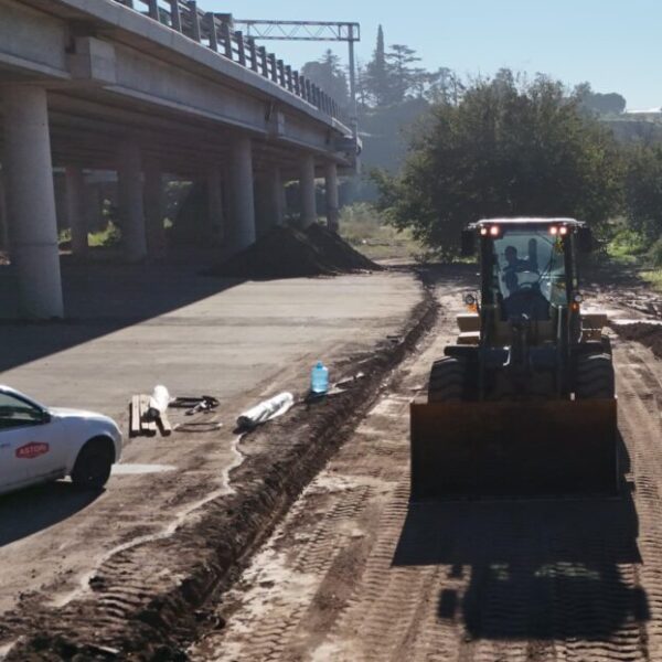 Comenzó la construcción de estacionamientos para 3.000 vehículos en el Polo Kempes-La Ola Digital