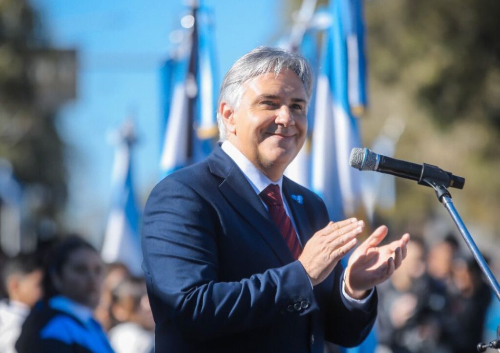 Llaryora anunció aportes por más de $350 millones para obras de desagües y gas natural