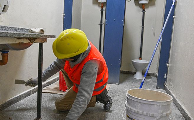 Receso escolar en Córdoba : avanza el plan de reparación y mantenimiento de escuelas-La Ola Digital