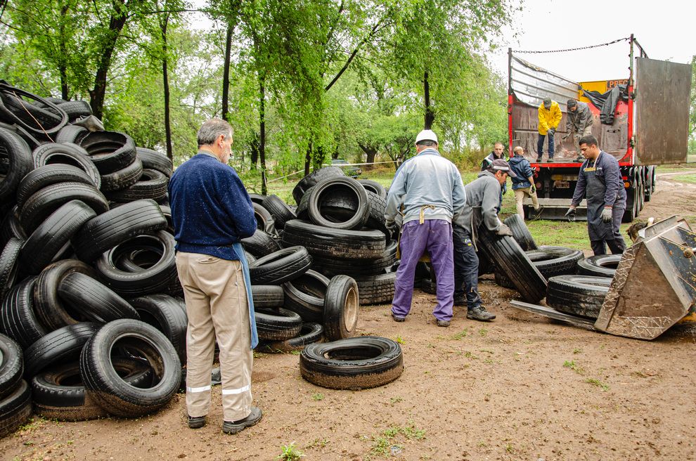 Ambiente retiró más de 2.000 toneladas de neumáticos