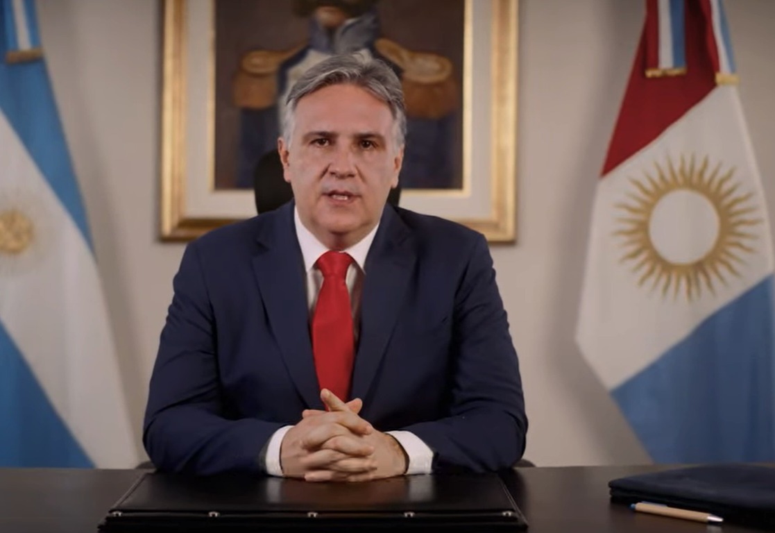 Llaryora aumenta un 84% el haber mínimo jubilatorio-La Ola Digital