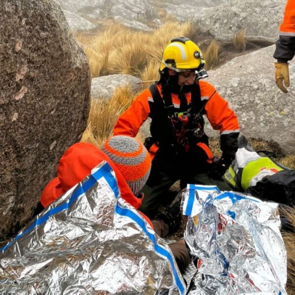 Operativo de rescate en el Cerro Champaquí por un hombre con fractura-La Ola Digital